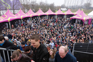 Gekleurde pagode tent